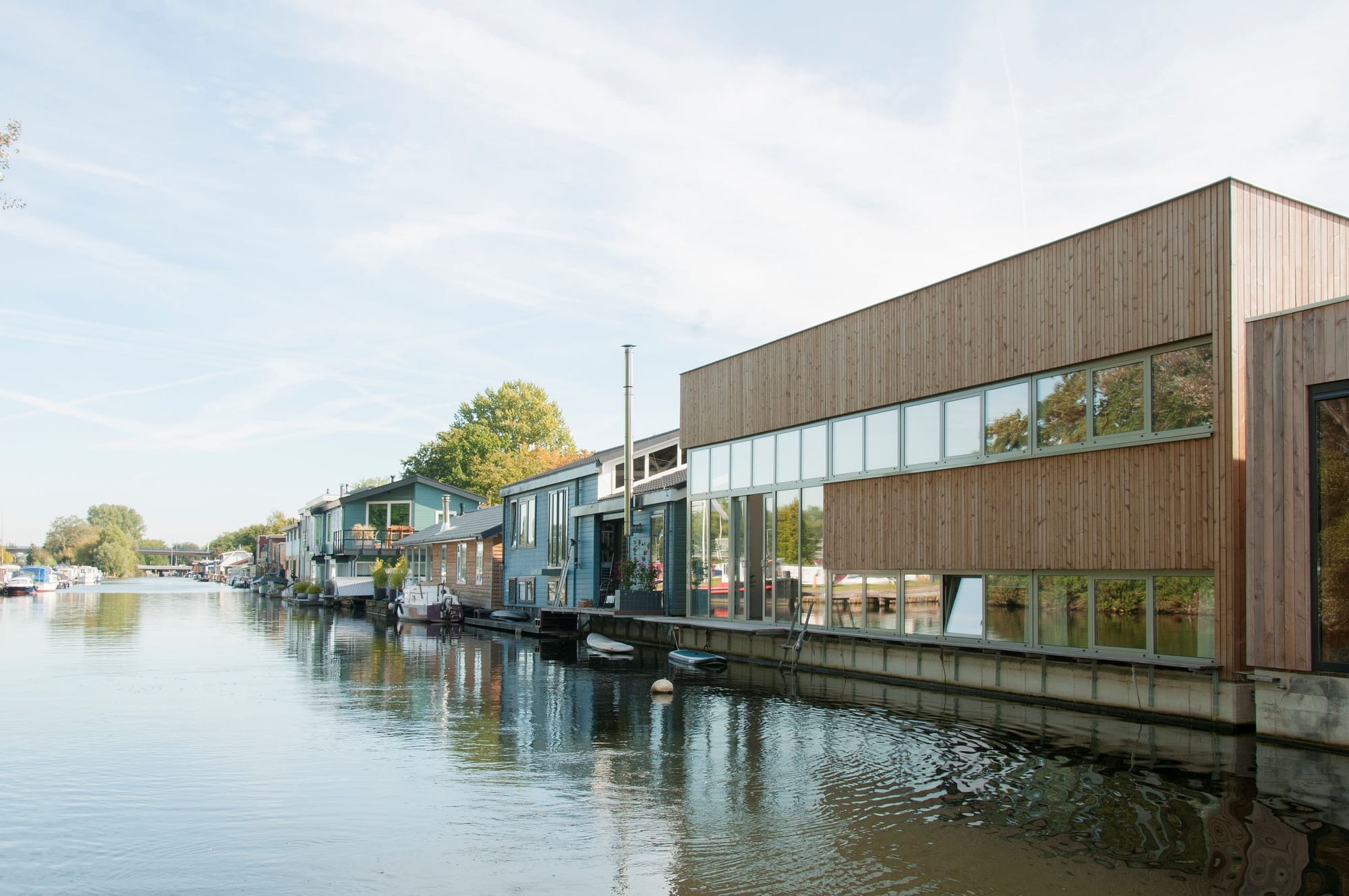 Studio Brandvries | woonboot gordelpad in rotterdam door architectenbureau rotterdam
